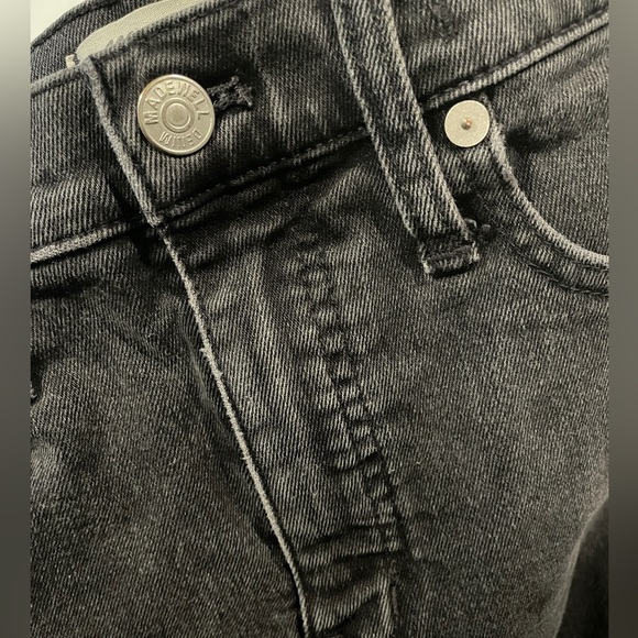 Madewell Classic Straight Leg in Lunar Wash, Size 26x24 - Picture 7 of 16